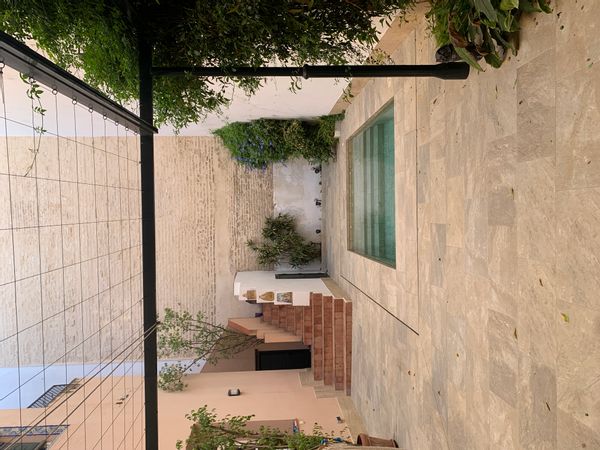 Casa tradicional en el centro de Sevilla con jardín y piscina