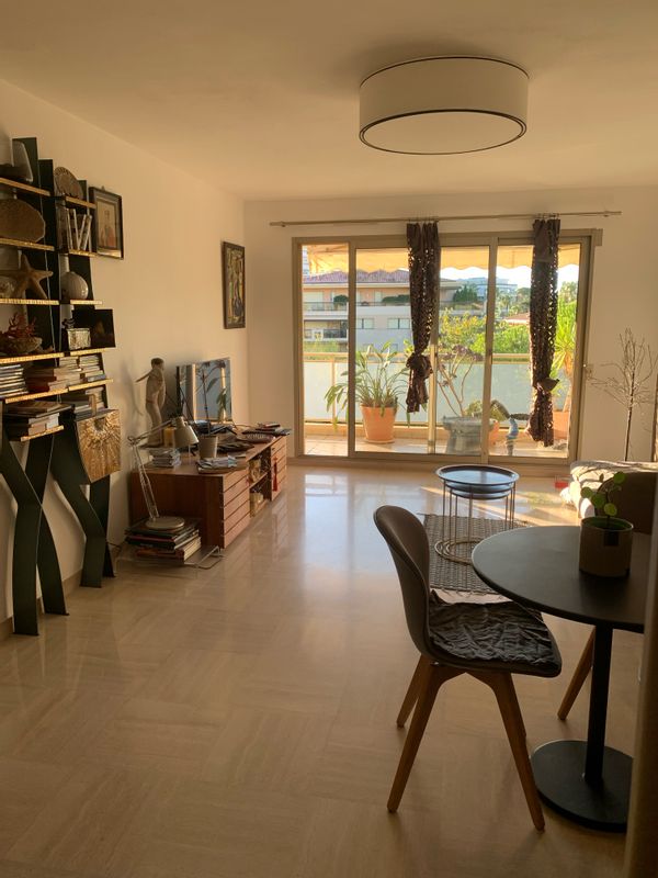 Appartement au calme dans les pins à Cannes.