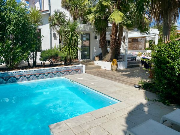 Villa exotique avec piscine chauffée à 20 min de Bordeaux