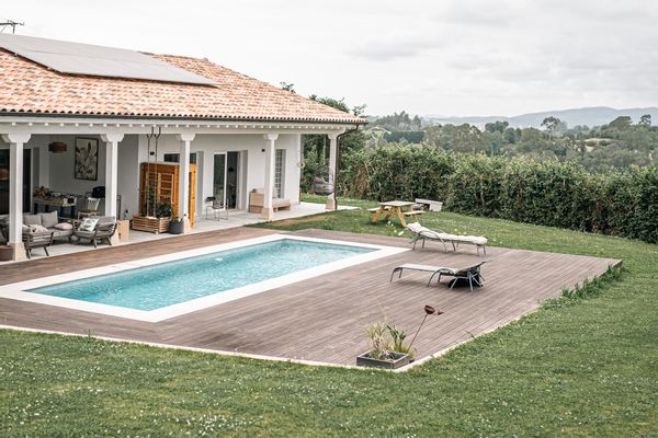 It's a house surrounded by nature. Amazing, views of the sea, Valleys.. Perfect place to relax