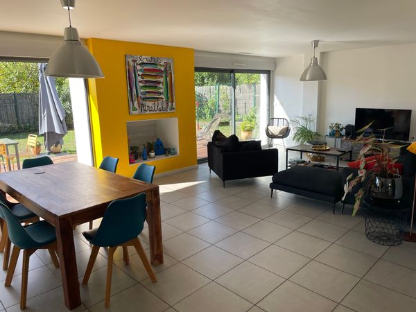 Jolie villa pour 6 pers (4 chambres). Le calme à proximité de Bordeaux, du vignoble et des plages