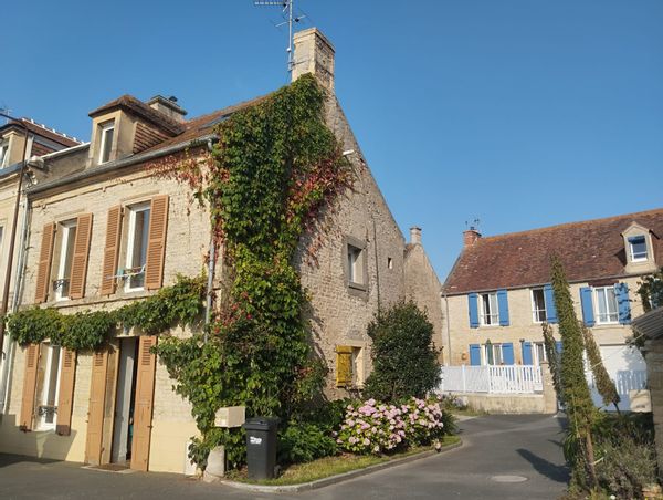 Une maison de charme dans un village tranquille de bord de mer
