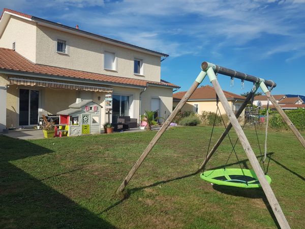 Family-friendly house in the countryside between Lyon and Geneva