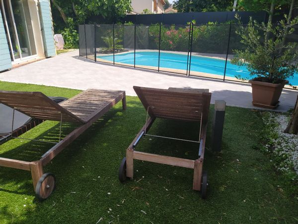 villa with pool between sea and Mountain