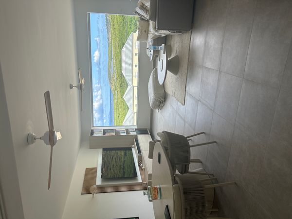 Bel appartement neuf à Saint-Martin avec vue imprenable sur l’île de Saint-Barth