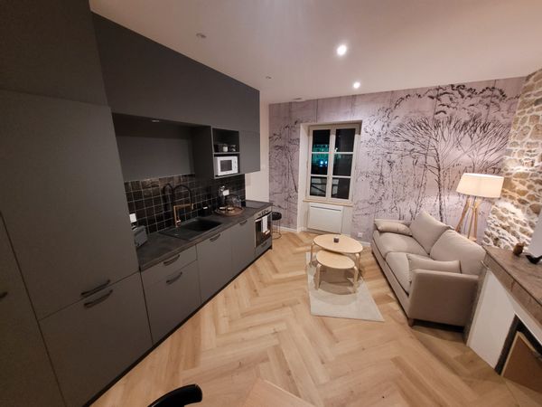 Mon appartement duplex est située en plein centre ville de landerneau.