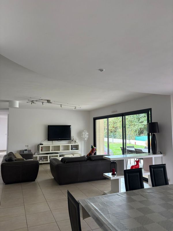 Maison moderne au calme proche de la mer dans la presqu'île de Rhuys