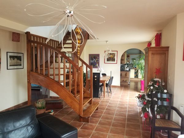 La maison de Laurent est très agréable, avec accès direct au chemin côtier le long du blavet.