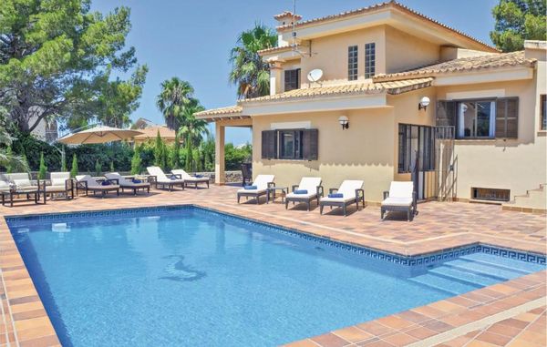 Casa de vacaciones con piscina y bbq