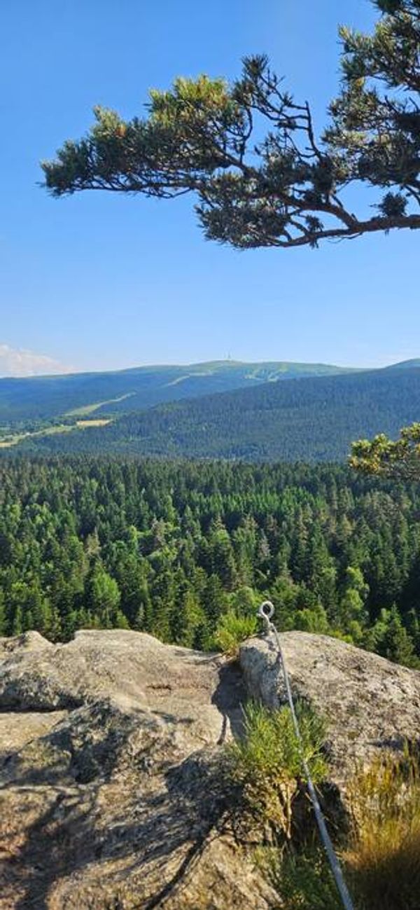 Maison confortable en pleine nature, à coté du site de Via Ferrata et à 3 kms de la station de ski !
