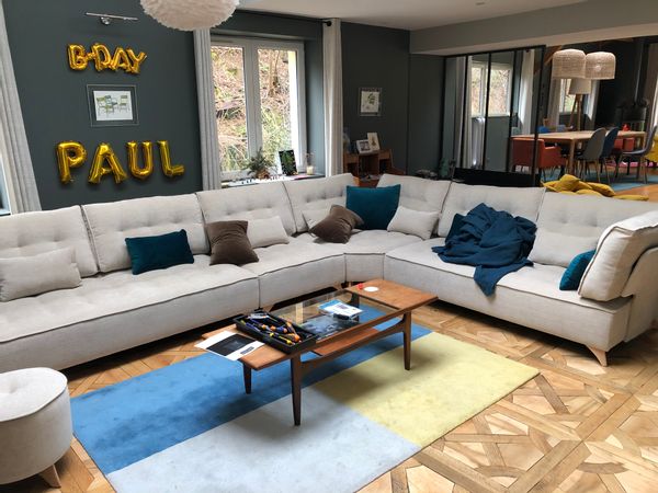 Maison 250 m2 au bord d’une rivière, à 5mn de Lyon : un rare combinaison nature et ville !