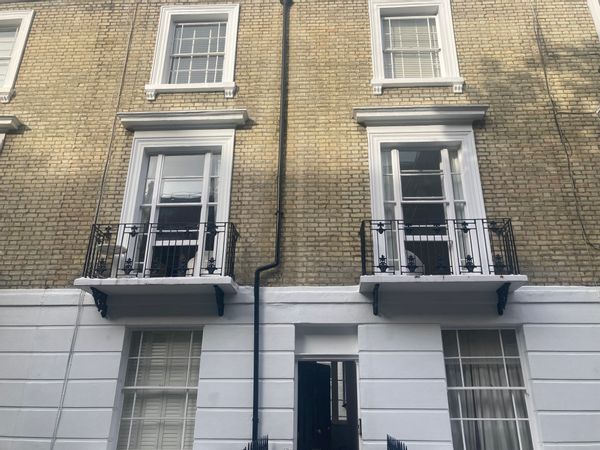 The chic chamber in central London with 2 Juliette balconies