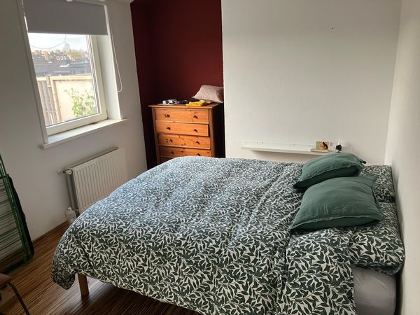 Quiet area, scenic view, lovely apartment!