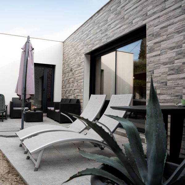 La maison du pont d'Avignon  Villa du chêne vert