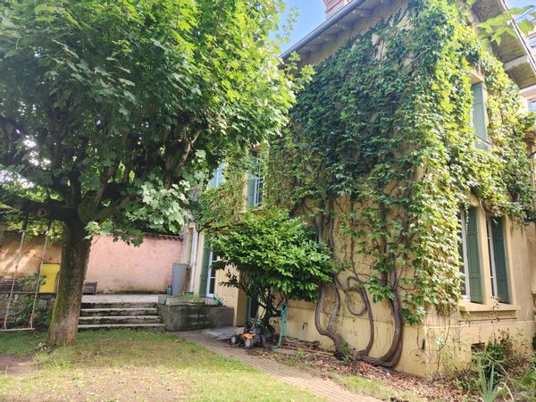 Grande maison familiale avec jardin au cœur du quartier de la Croix-Rousse (Lyon)