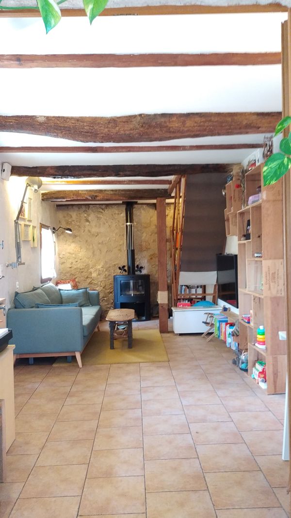 Petite maison atypique au pied de Grasse avec 2 chambres de 4 à 6 pers.