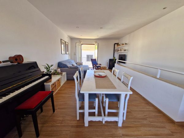 Antònia Maria & Francesc. Apartamento en la Colònia de Sant Pere, cerca del mar i servicios.