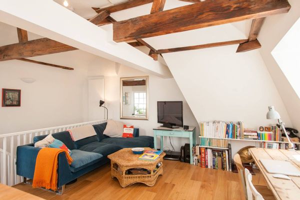 LONG STAYS ONLY. 2 bed, in the heart of the City of London (Bank), Leadenhall Market
