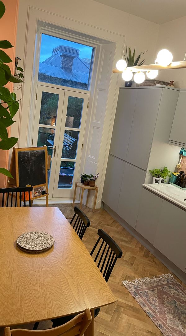 A warm family home in a Victorian tenement flat in the heart of Edinburgh with outside space.