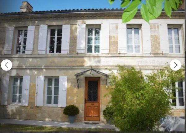 Maison typique en pierre bordelaise à proximité des vignes et de l'océan