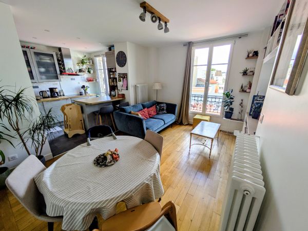 Chez Jeanne, Cyrille et leurs enfants