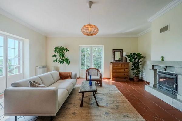 Room in Beautiful Hacienda in Countryside Hills close to the Beach