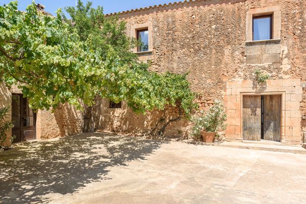 Casa antigua y restaurada cerca de Santanyí, Mallorca.