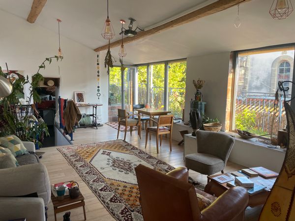 La maison de Léna Est un bel appartement lumineux au plein cœur du Vigan dominant les toits