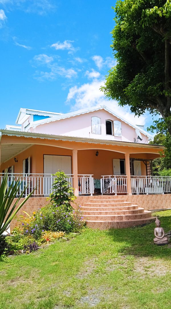 Votre chambre chez Kti et Tom à Vieux Habitants , en côte sous le vent.
