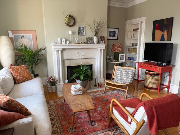 Charming upper duplex in upscale Montreal neighborhood with cafes and chic boutiques steps away.