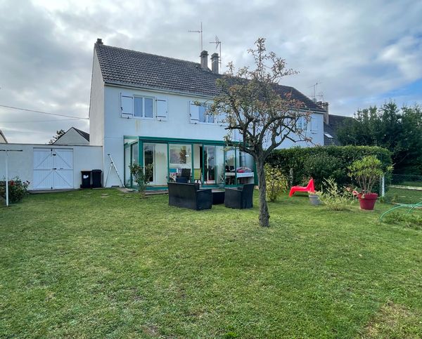 1 a 2 chambres pour vous accueillir chez Katia à environ 300m de la Loire et à 10 km d’Orleans .