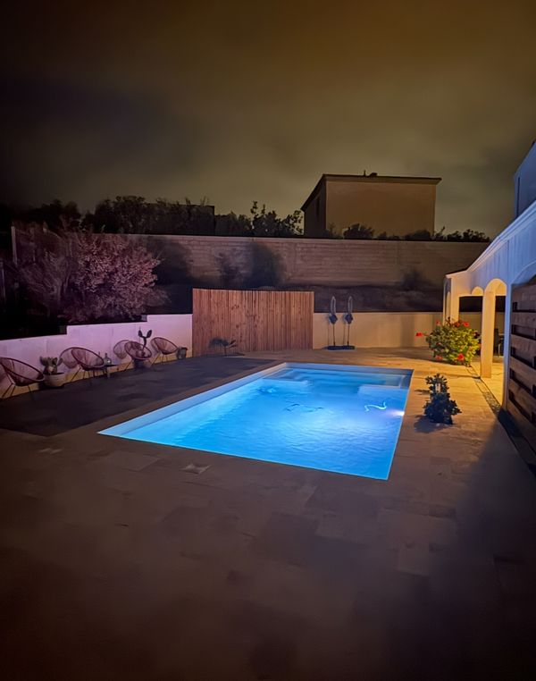 Maison 95m2 avec grande terrasse et piscine Détendez-vous dans ce logement calme et élégant