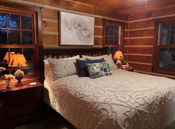 Katie's Sugar Chateau Mountain Retreat with Hot Tub and Breathtaking Mountain Views