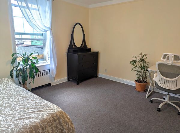 NYC Room Next to Abundant Nature