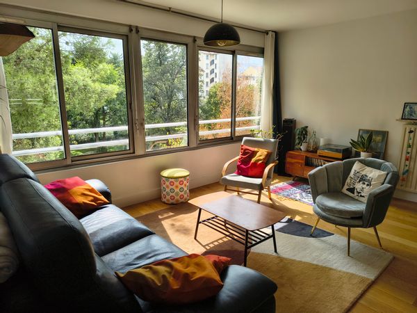 Appartement proche transports, grand séjour lumineux, exposé sud sur parc.