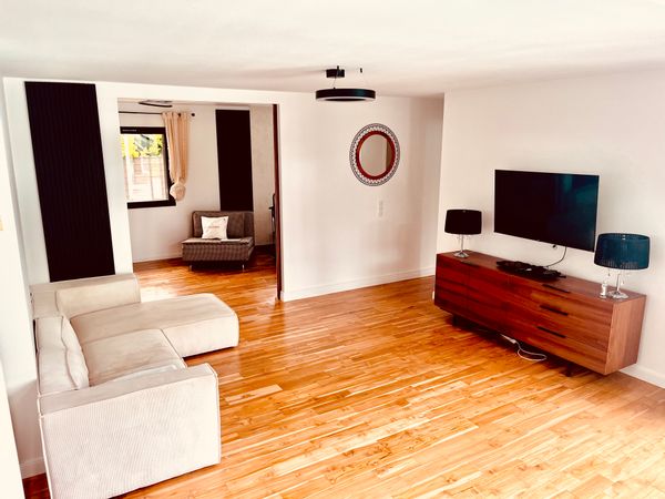 Maison de plein pied au soleil - Piscine, plage & bonne humeur incluses