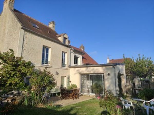 Maison ancienne sur la côte normande