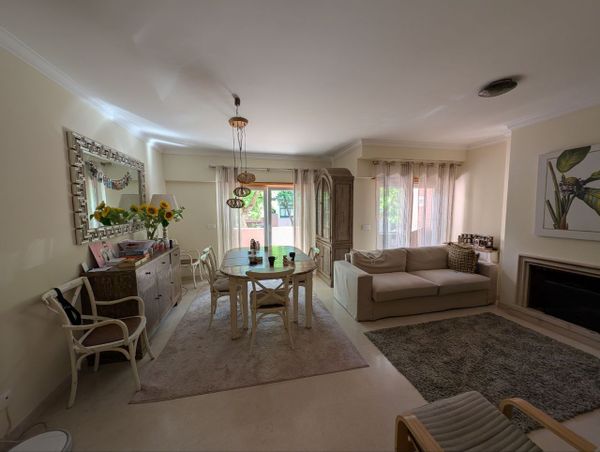 2-flat bedroom in a quiet neighborhood near the beach