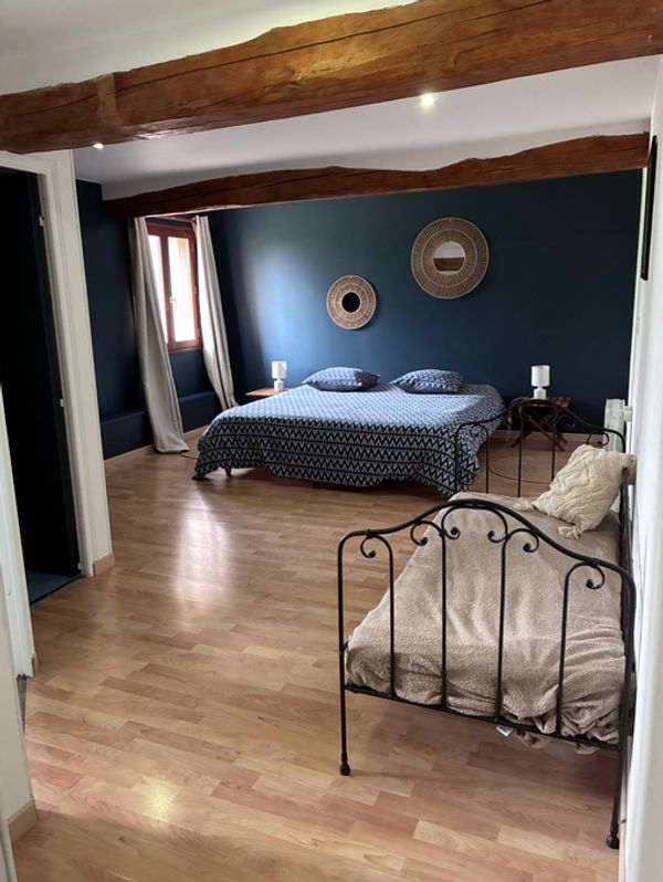 Gîte de groupe, sur notre ferme en vaches laitières bio, nous serons ravis de vous y accueillir.