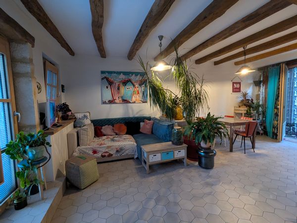 Charmante maison dans les anciennes dépendances d'un château, proche de Lyon et du Beaujolais