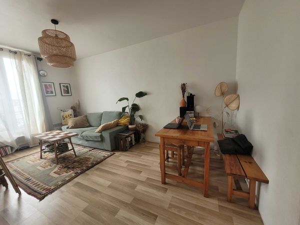 Appartement avec 1 chambre, au pied du métro 13, simple et chaleureux