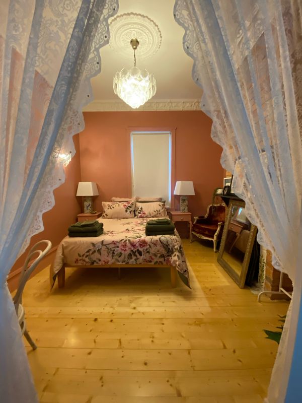 The Darling - Rose Room