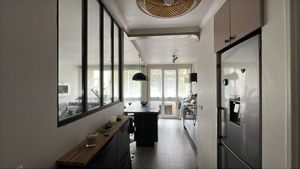 A 40 minutes de Porte d’Orléans  à Paris en accès direct de la résidence en bus.