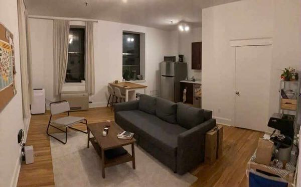 1-bedroom in lively and local Williamsburg, easy 20mn access to Manhattan by subway