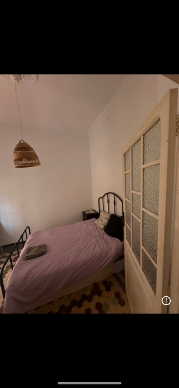 Chambre double avec balcon au centre de Valencia