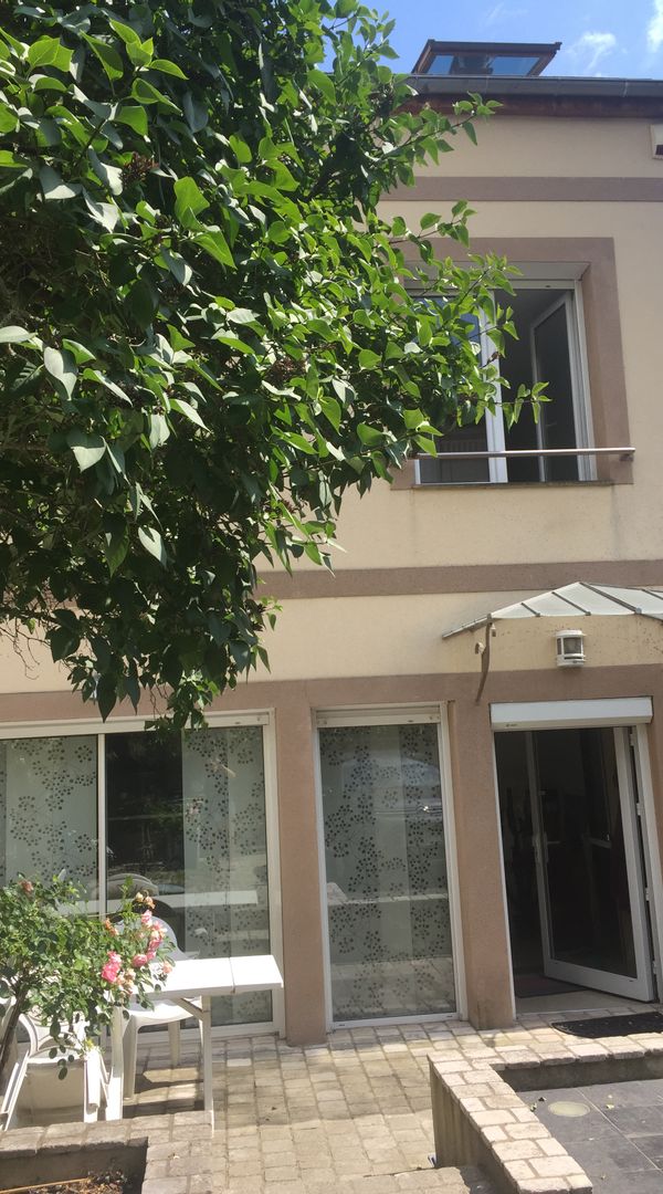 UN HAVRE DE PAIX ET DE VERDURE EN CENTRE VILLE  Maison avec 7 couchages prés paris et transports