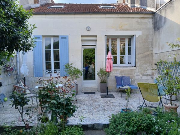 Maison charmante en centre-ville de Saintes.