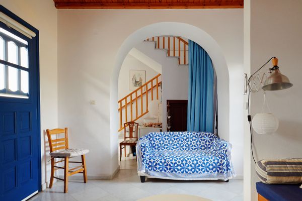 Glinado House est une maison confortable au bord calme d'un village insulaire traditionnel.