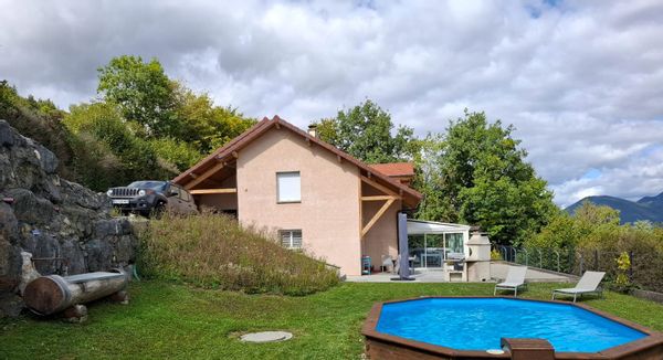 Maison proche de Genève et Annecy. Ski, activités nature. A 10 min TGV (3h de Paris) Lyon (1h)