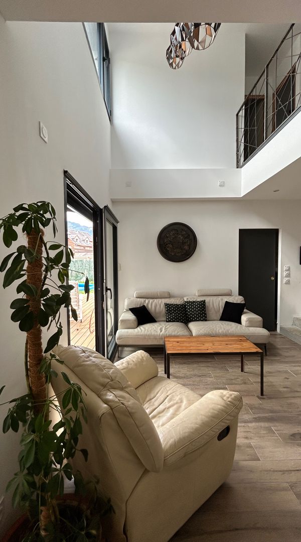 Maison familiale à Aix-les-bains, entre lac et montagnes.